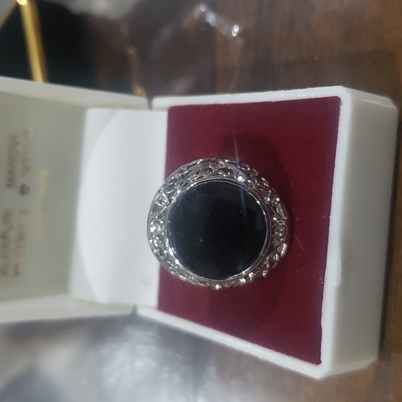 Ring size 6.5 Black - Picture 4 of 9